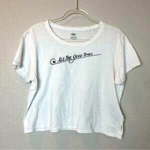 LEVI’S All the Good Times White Babytee Size L